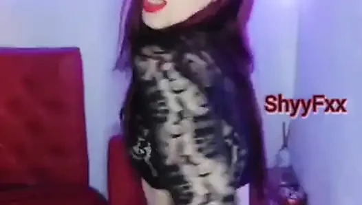 Shyyfxx yaramaz tavşanın yarağını onu götten sikmen için hazırlıyor! Anal 31 talimatı