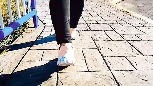 Üvey oğlumla ilk kez, kocamın evde olmamasından yararlanıyorum.