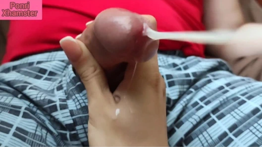 Güçlü dölü hisset! Hayalindeki elle muamele.