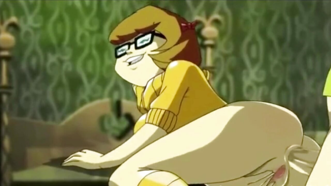 Azgın Velma Shaggy'ye sakso çekiyor - çizgi film parodi