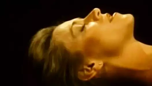 Marilyn'den porno yıldızı seks sahnesi