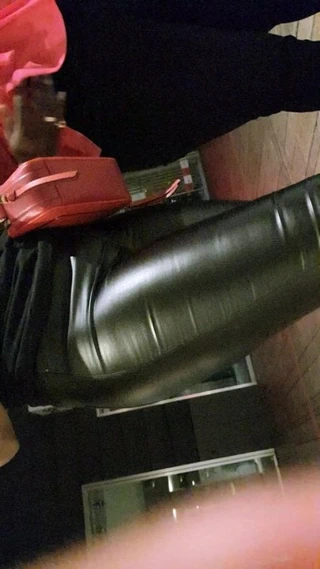 Bu deri kıçını abanoz kıçını cumming için numaramı veriyorum