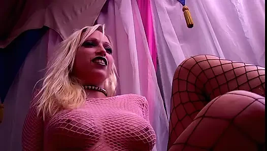 Nikki avcısı gotik bir zevktir