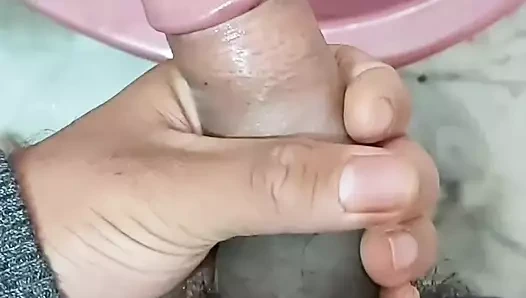 Hintli büyük yarakla mastürbasyon yapıyor