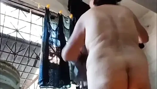 Çıplak çalıştığımda çifte para alıyorum