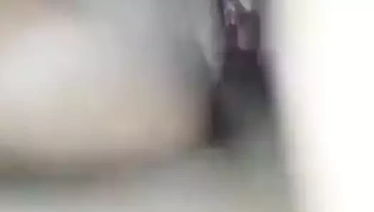 Aldatılan kaltak becerdin sert ve iğne yapmak üzerinde