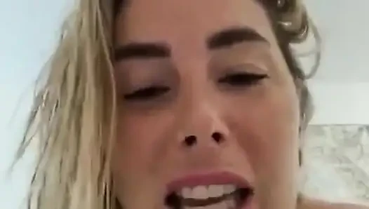Yarağına binerken ve gözlerime bakarken meme uçlarımı emmeni istiyorum