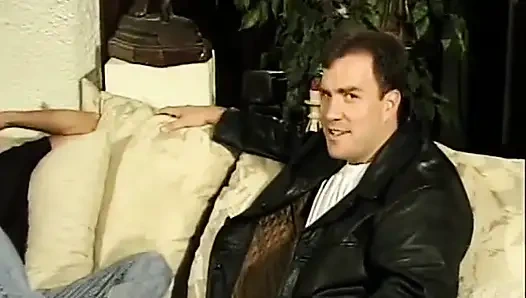 Röportajlı eşcinsel ve partneri yarak emiyor ve götten sikişiyor