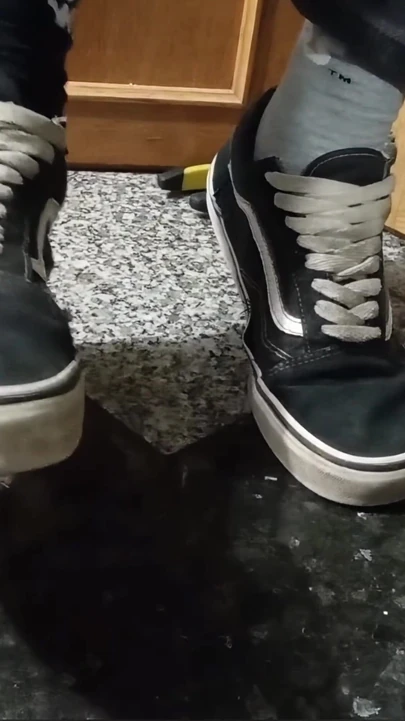 Vanlarım, Kaykay Ayakkabılarım Ve Beyaz Çoraplarım, Onlarla Oynadığım Videolar Derlemesi.