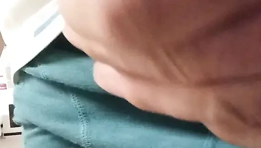 Elimde bir yarak olmasına bayılıyorum