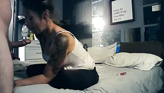 Seksi evli kadın yarak emiyor