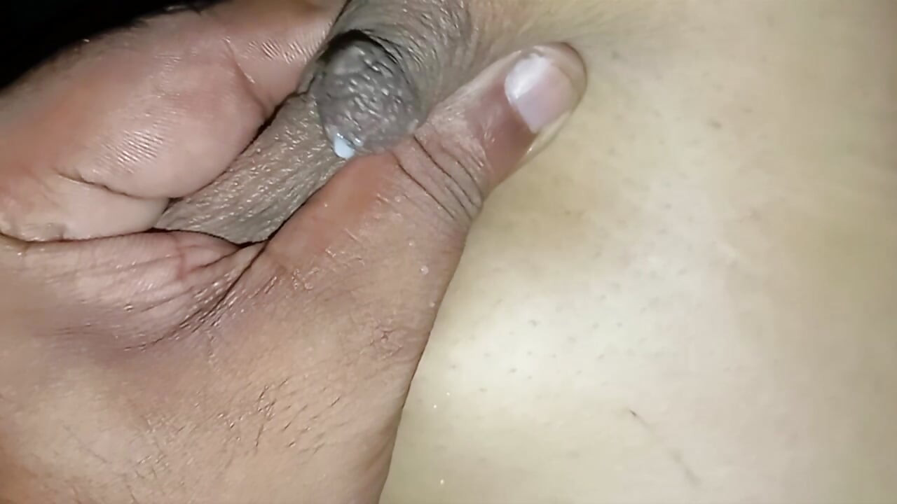 Hintli köylü kız sert xxxx erkek arkadaşı tarafından sikiliyor
