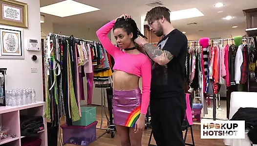 Bts - güzel Kira Noir sahne arkasında azdırılıyor ve soyunuyor!