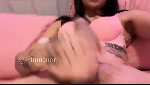 Pembe sütyen ereksiyon