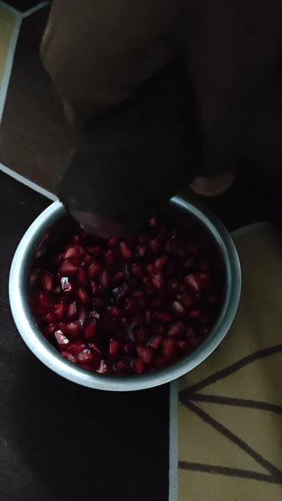Nar üzerine boşalma