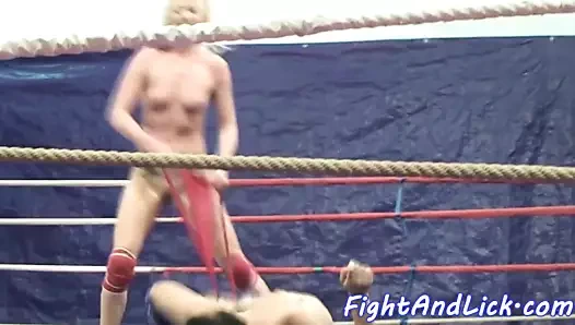 Güzel lezbo bebek yalama daykları sıkı am