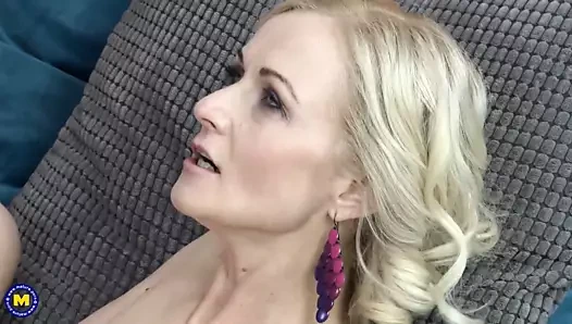 Sıska olgun anne ve adım oğlu ile tabu seks