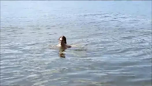 Bir park- andrea gökyüzünde sıska daldırma