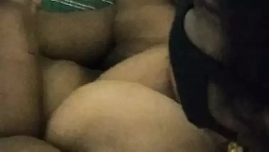 Sıcak göğüsler videolar