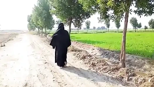 Hintli köylü desi liseli kız ormanda seks viral video, Hintli kız sert seks mms, desi liseli kız seks