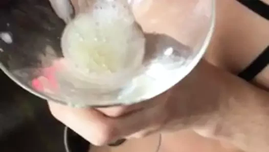 Seksi minyon hotwife ( boşalmak yok ama sıcak )