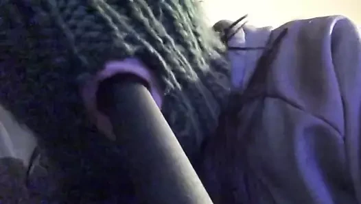 Gerçek şeyi arayan maskeli oral seks