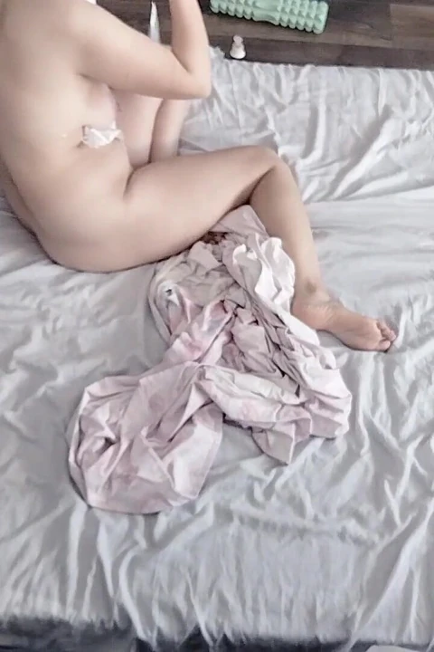 Amatör Evli Kadın Bana Mastürbasyon Yapıyor Ve Boşalıyor.