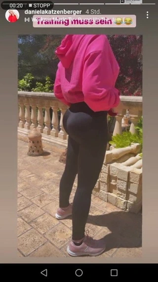 Daniela katzenberger wackelt geil ihren Arsch