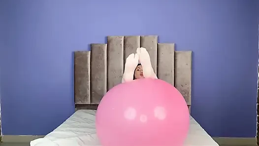 Balonumda zıplıyor