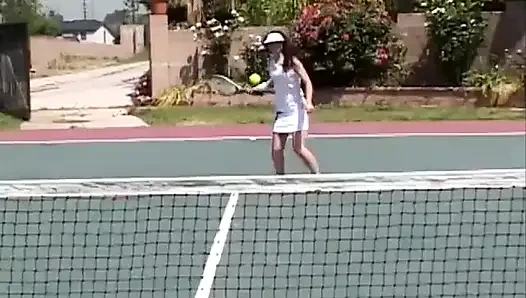 Tenis partisinden sonra amcık sikişi amcık yalama
