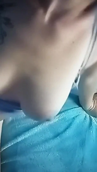 Сногсшибательный момент из "Как хорошо папочка трахает меня"