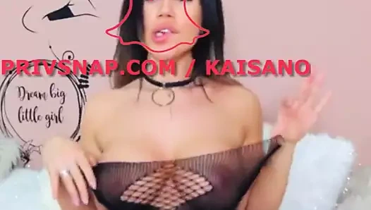 Sevgilim Jenny, azgın kedi ile biraz eğlence arıyor