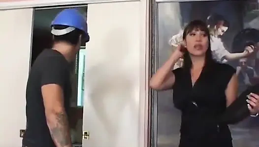 Грязная шлюшка Ava Devine в сексуальном нижнем белье готова получить удовольствие от задницы