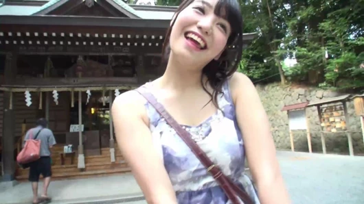 Hasumi - büyük memeler, genç evli kadın bahar gezisi