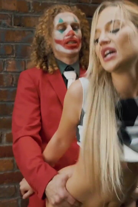 Harley Quinn rolünde Blake Flower joker tarafından sert sikiliyor - joker porno cosplay parodisi