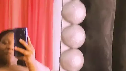 Büyük bir yarak düşünürken kendime dokunmayı seviyorum, büyük bir yarak düşünürken kendime dokunmayı seviyorum