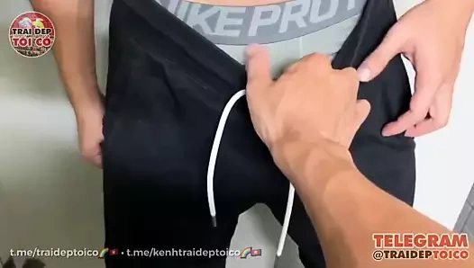 Asyalı yakışıklı