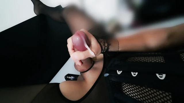 Oyuncağı kıçımda eller serbest boşalma :D