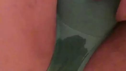 Islak kedimde sikişmek istiyorum