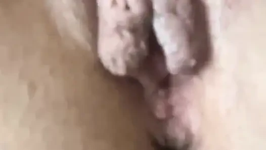 Yakın planda 💦 vajinamı parmaklayarak doruğa çıkarıyorum! Hadi bir araya gelelim tatlım.