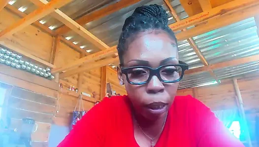 Büyük götlü yaramaz üvey anne rol yapma