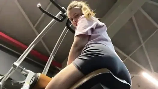 Public fucking with jucielussie in the gym