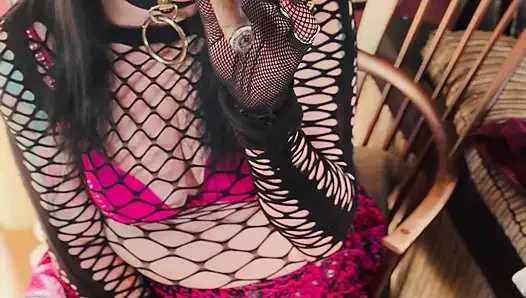 This BBW Hottie In Fishnet & Gloves Smokes A Fat Cigar