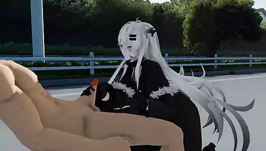 Kedi kulaklı sevimli güzel kız yolun kenarında emiyor