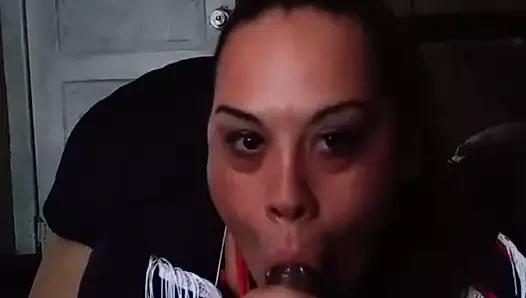 İri güzel latin büyük zenci emiyor