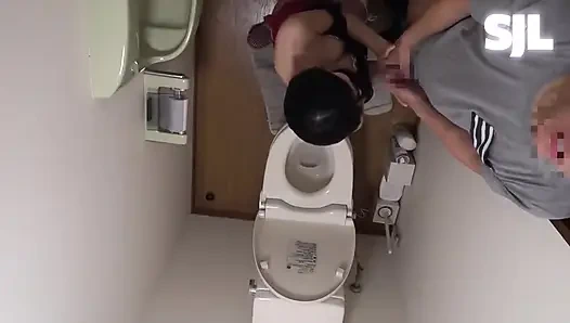 I Ended up Sneaking Into a Girls-only House Party. - B