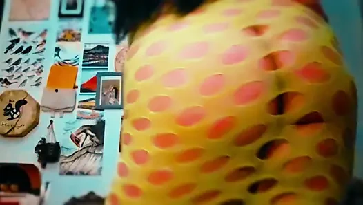 Bodycon iç çamaşırlı elbise ve büyük götüm