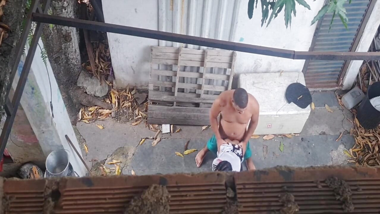Hizmetçile dışarıda seks