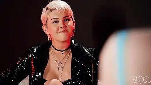 Trans melekler - muhteşem Ella Hollywood ve çarpıcı Alisia Rae büyü dolu bir üçlü maceraya atlıyor