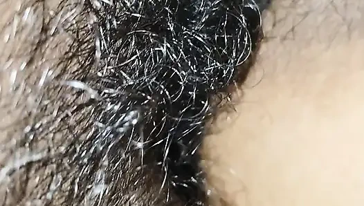 Hintli evli kadın domaltarak sert sikişiyor